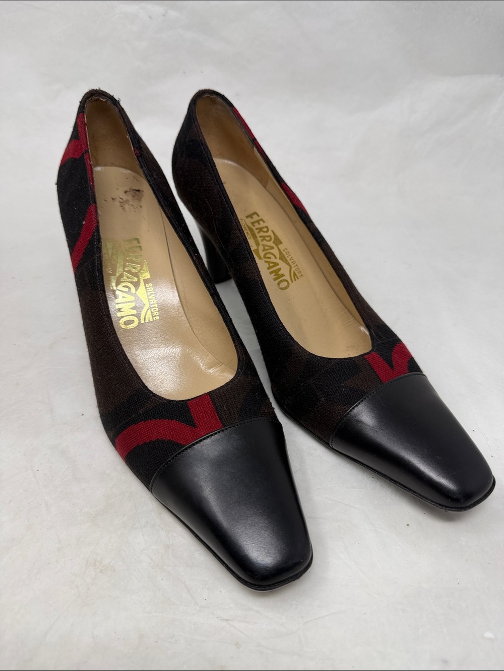 Salvatore Ferragamo Black and Red Patterned Leather Toe Pumps Heels Size 9